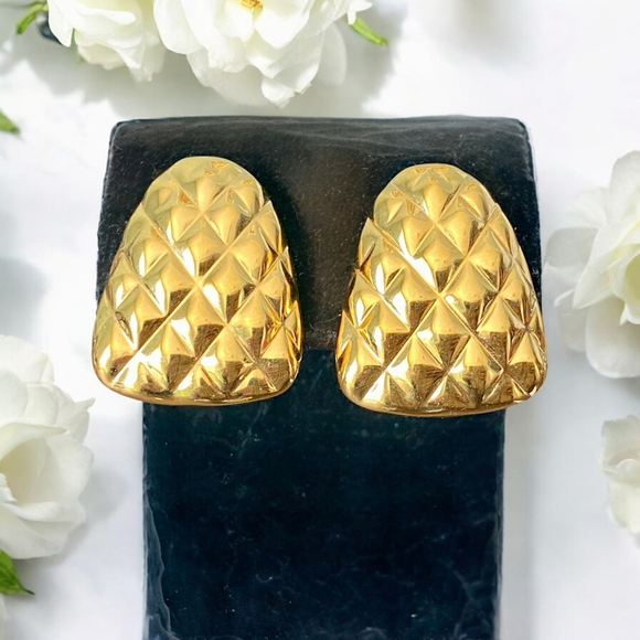 Vintage Designer Monet Goldtone Quilted Clip on Statement Earrings. - Picture 3 of 5